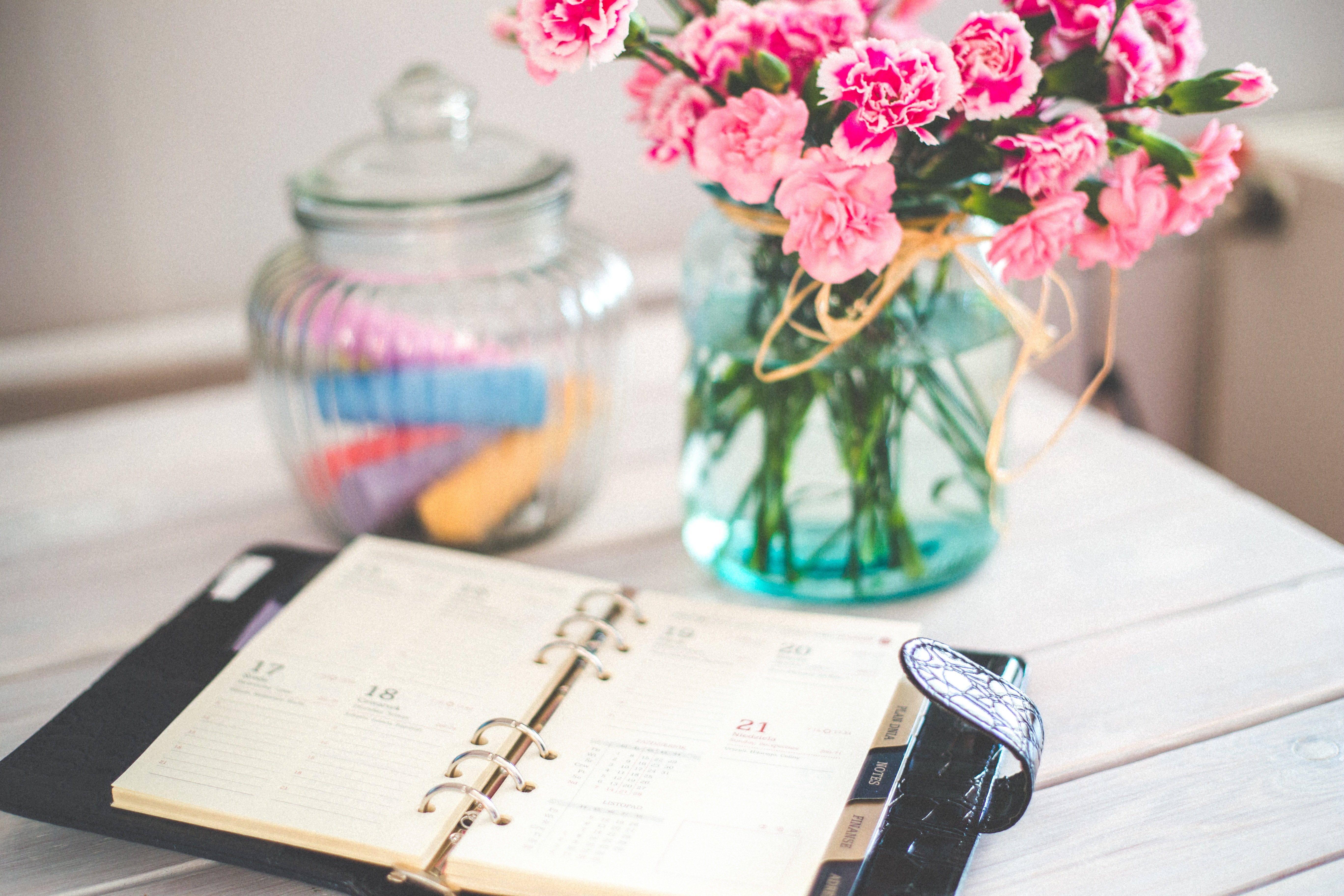 The Clever Stay at Home Mom’s Guide to Getting Organized + Planner Printables
